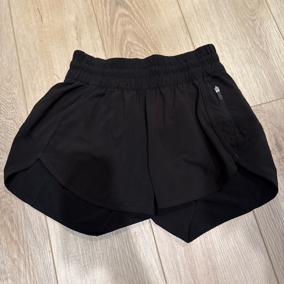 Lulu shorts - Picture 1 of 2